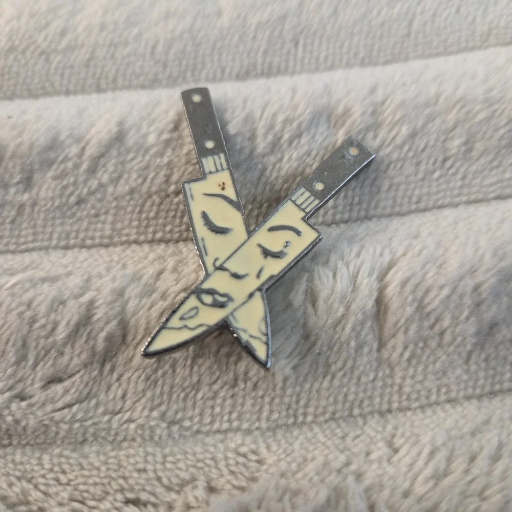 Crying Knives Enamel Pin Optical Illusion Knife Face Lapel Badge Strike Gently